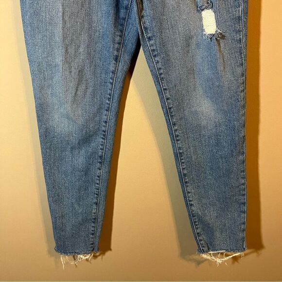 ✨ Old Navy Women’s High Rise O.G. Straight Jeans 4 Tall - Picture 3 of 10